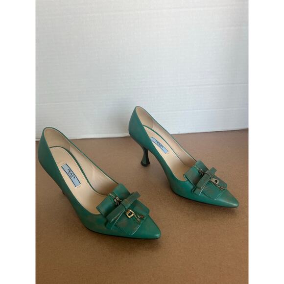 NWOB PRADA Leather Emerald Green Bow Top Faux Zipper Pointed Toe Heel Pumps 5.5 - Picture 2 of 12